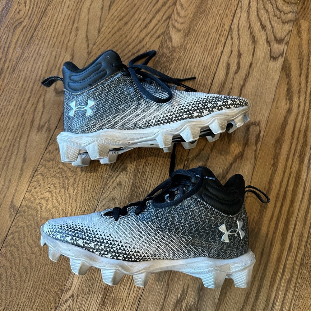 Under Armour Youth Football Cleats